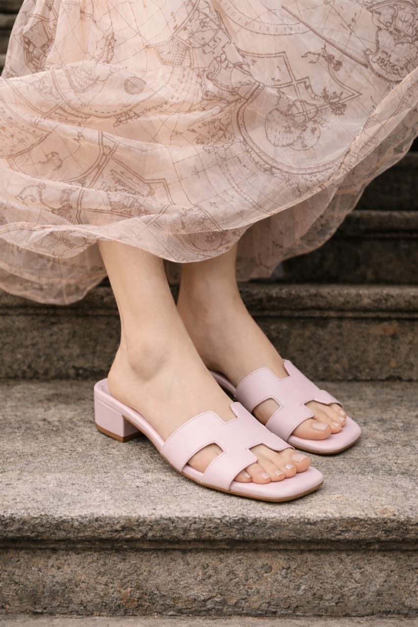 Noir H-Cut Block Heel Slides – Elegant Women’s Slip-On Sandals