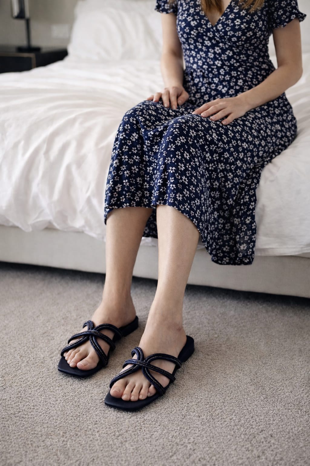 Crisscross Comfort Sliders 🎀